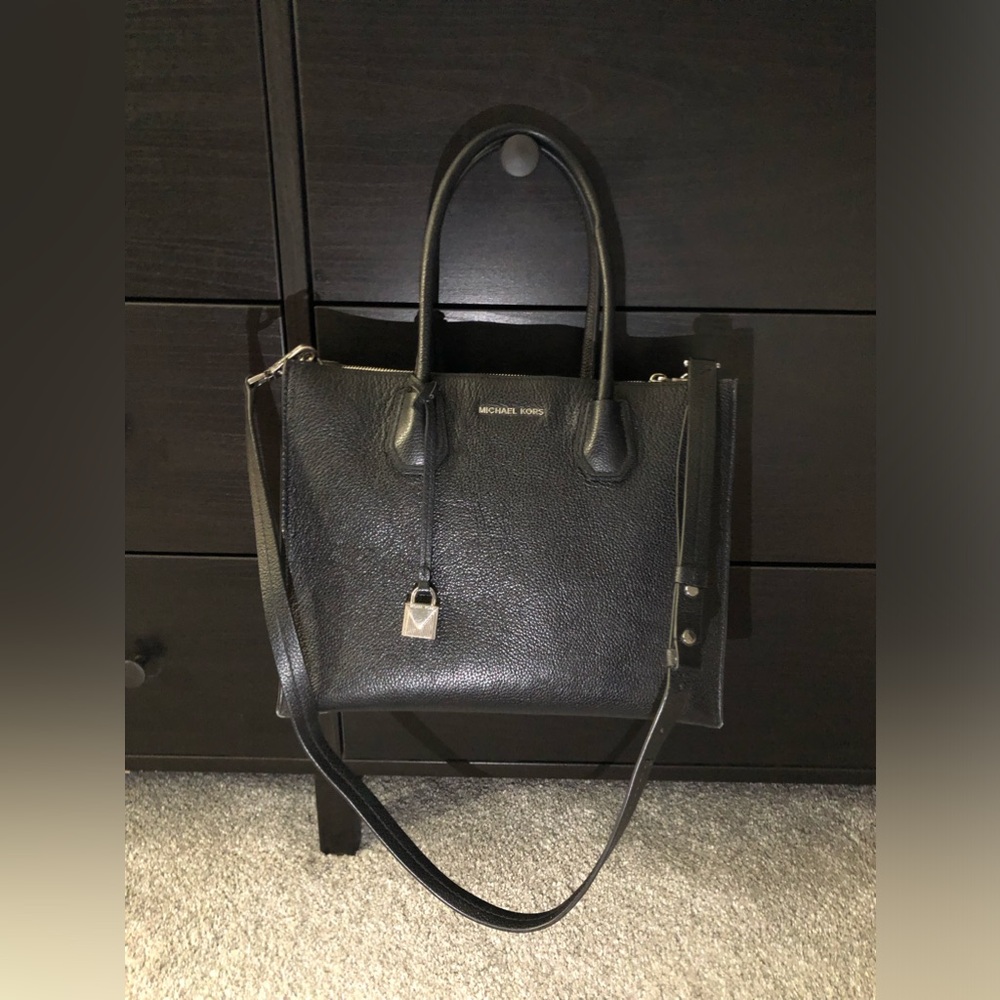 Michael Kors Black Large leather crossbody tote